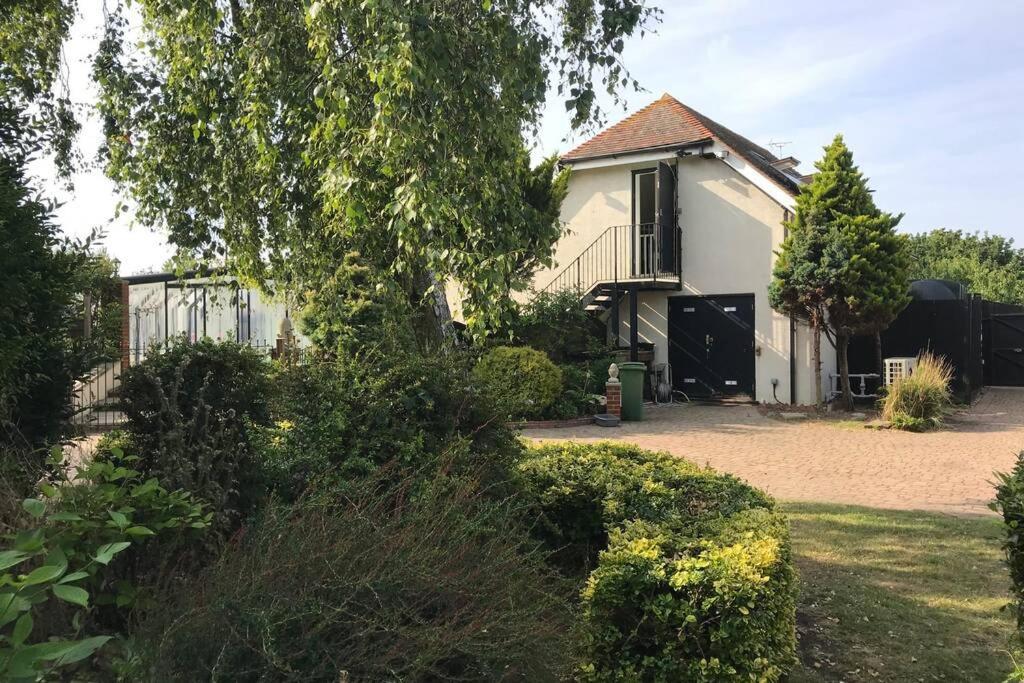 Alpaca Lodge Sittingbourne Extérieur photo