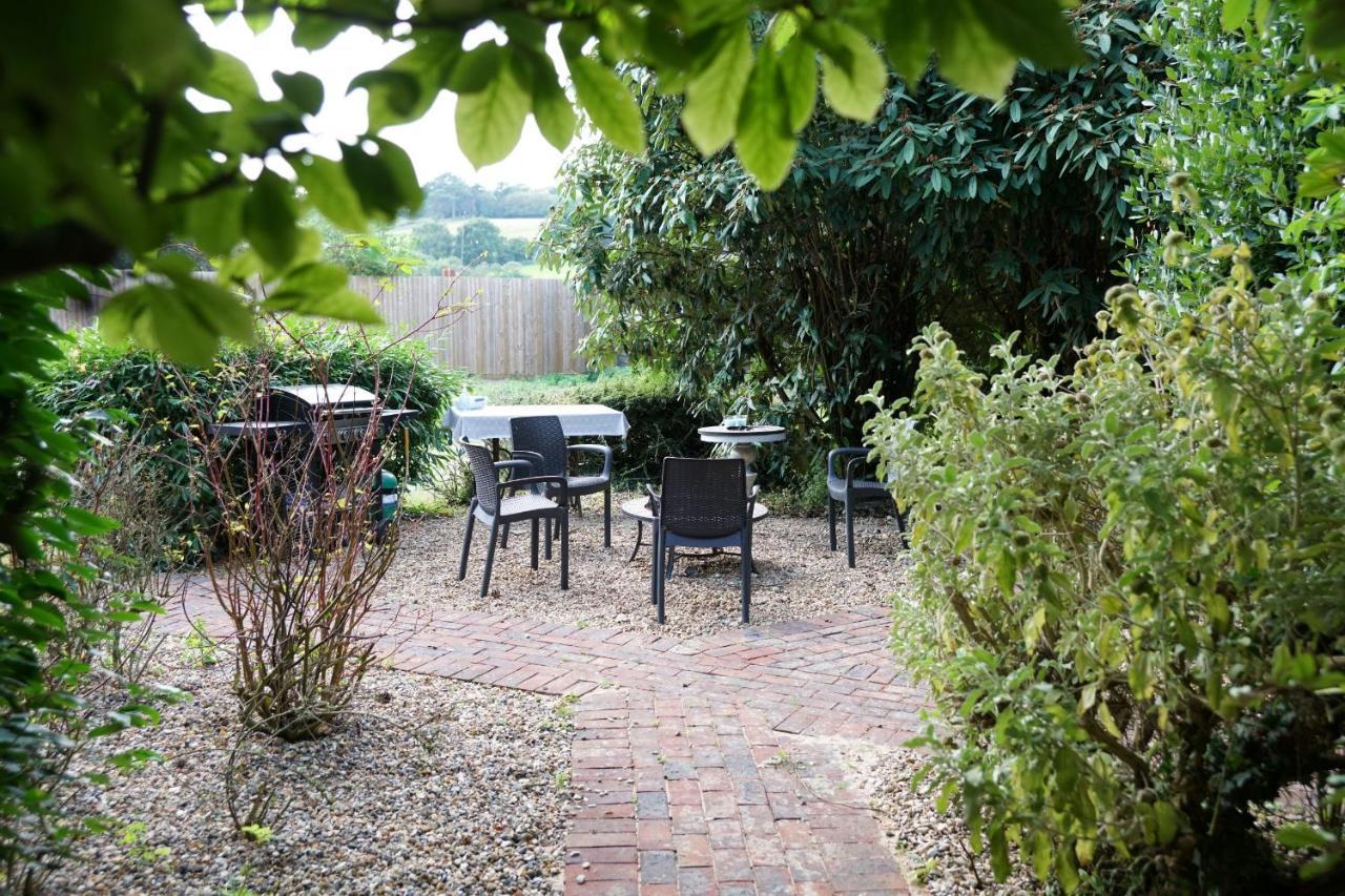 Alpaca Lodge Sittingbourne Extérieur photo